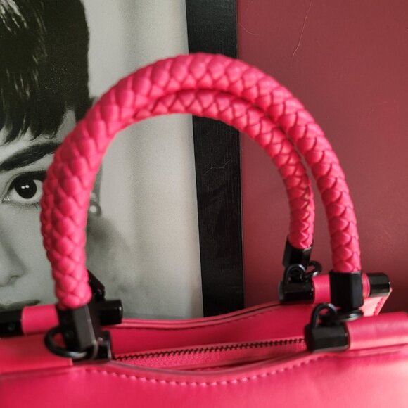 BADGLEY MISCHKA HOT PINK VEGAN LEATHER HANDBAG CROSSBODY - Picture 2 of 15
